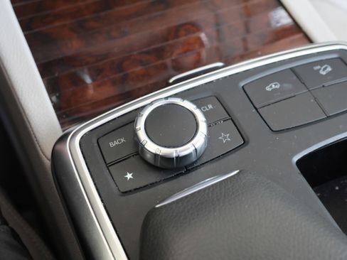 Used 2016 Mercedes-Benz GL 450 4MATIC image 30