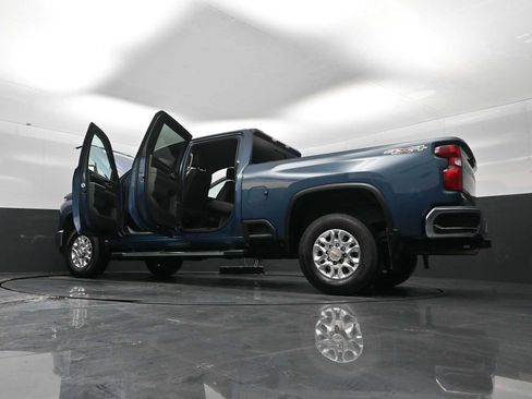 Used 2025 Chevrolet Silverado 2500 LT image 33