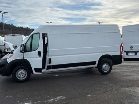 Used 2023 RAM ProMaster 2500 image 12