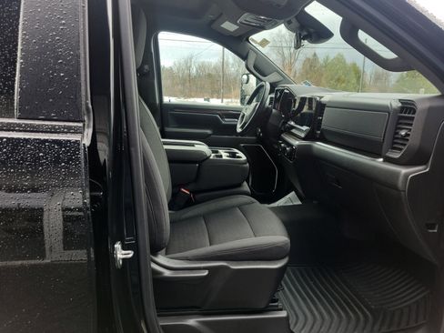 Certified 2024 Chevrolet Silverado 2500 LT w/ Convenience Package image 18