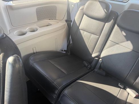 Used 2010 Chrysler Town & Country Touring Plus image 21