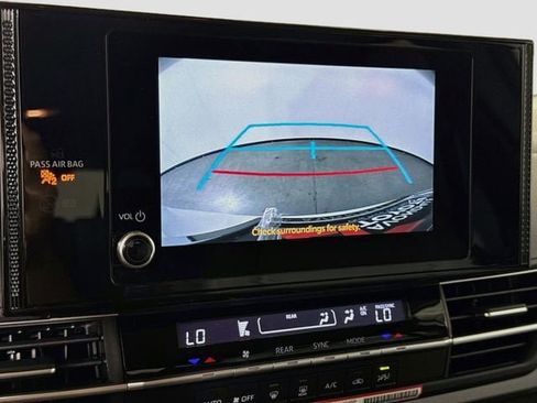 Certified 2026 Toyota Sienna LE FWD image 15