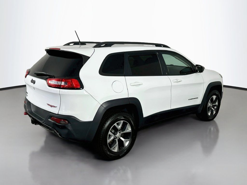 Used 2018 Jeep Cherokee Trailhawk AWD/4WD image 7