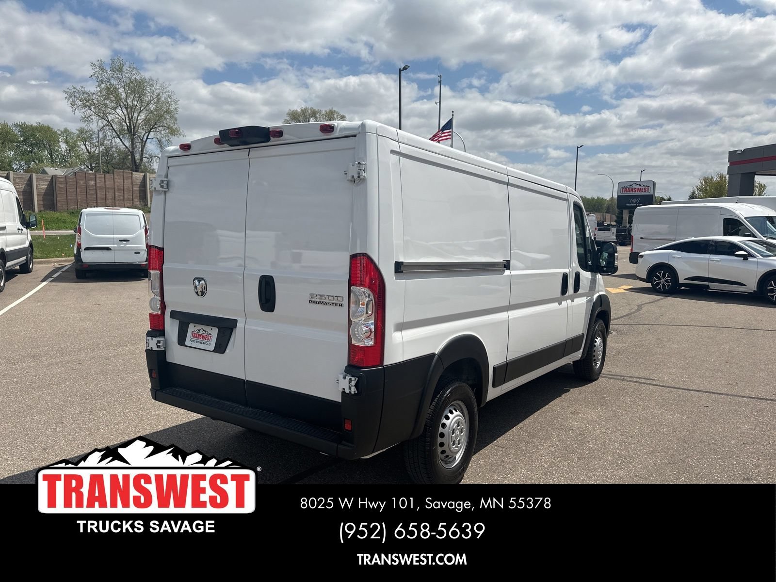 Used 2025 RAM ProMaster 2500 w/ Convenience Group FWD image 4