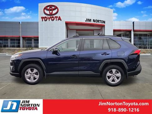 Used 2025 Toyota RAV4 XLE w/ Convenience Package FWD image 5