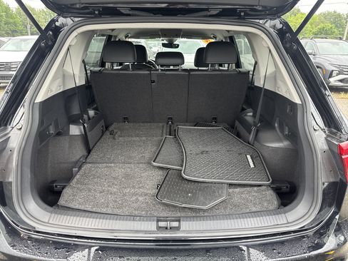 Certified 2023 Volkswagen Tiguan SE FWD image 8