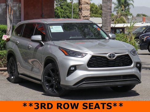 Used 2022 Toyota Highlander LE image 2