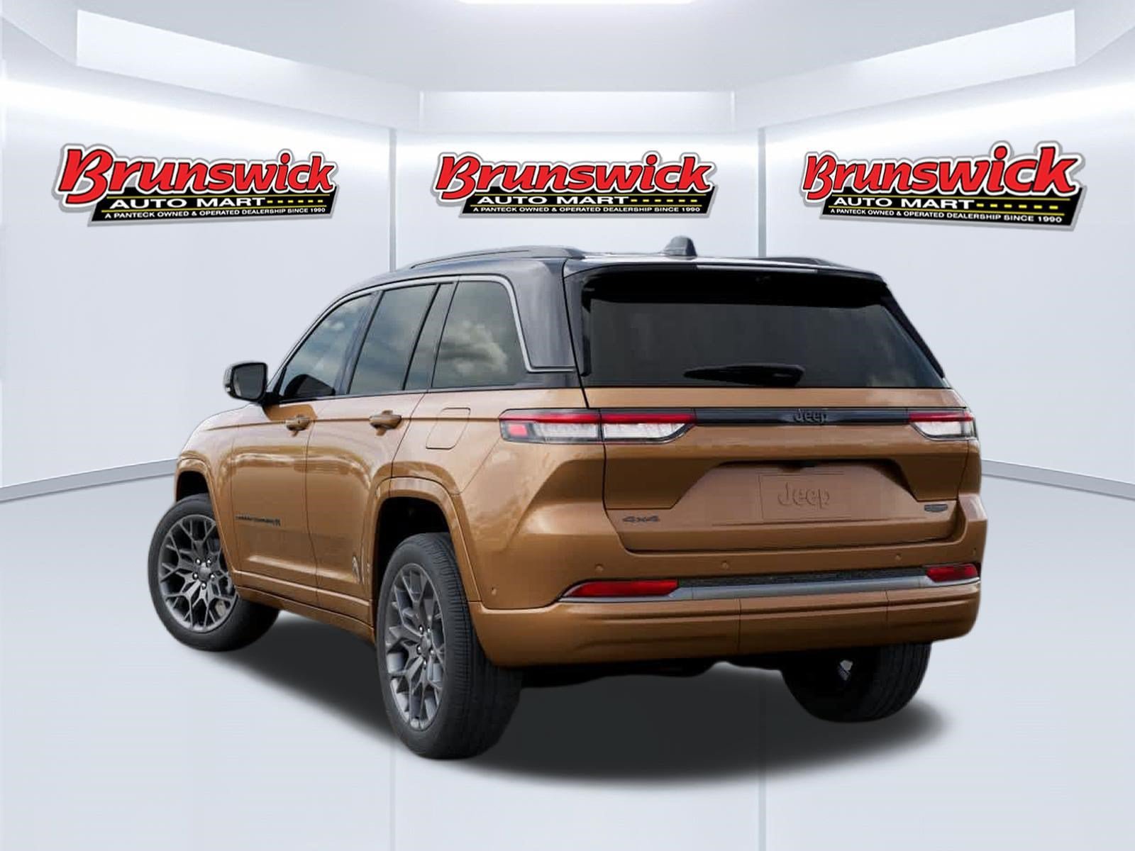New 2026 Jeep Grand Cherokee Summit w/ Obsidian Package AWD/4WD image 3