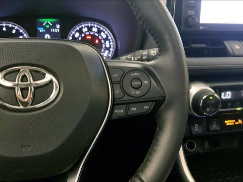 Used 2021 Toyota RAV4 XLE w/ Convenience Package AWD/4WD image 19