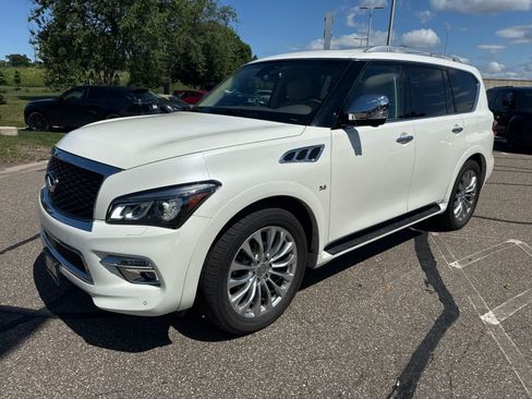 Used 2017 INFINITI QX80 4WD w/ Deluxe Technology Package image 2