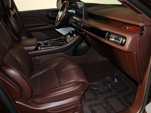 Used 2023 Lincoln Aviator Black Label w/ Class IV Trailer Tow Package image 36