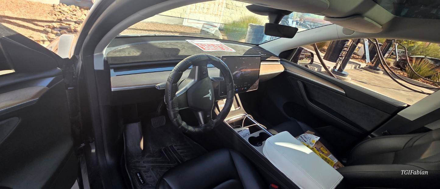 Used 2025 Tesla Model Y Long Range RWD image 2