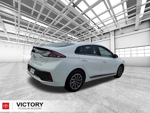 Used 2021 Hyundai Ioniq SE image 3