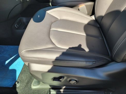 New 2027 Chrysler Pacifica Select w/ Family Tech Group FWD image 15