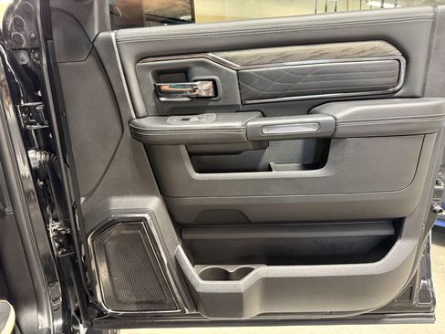 Used 2025 RAM 3500 Limited AWD/4WD image 45