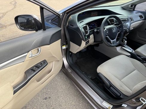 Used 2013 Honda Civic Hybrid Sedan image 10