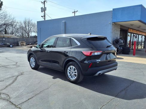 Used 2022 Ford Escape SE image 4