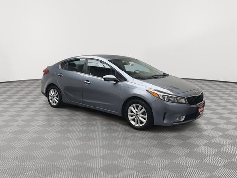 Used 2017 Kia Forte S w/ S Technology Package FWD image 32