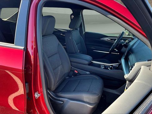 New 2025 Chevrolet Traverse LT w/ Enhanced Driving Package image 10