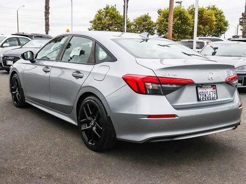 Used 2022 Honda Civic Sport image 9
