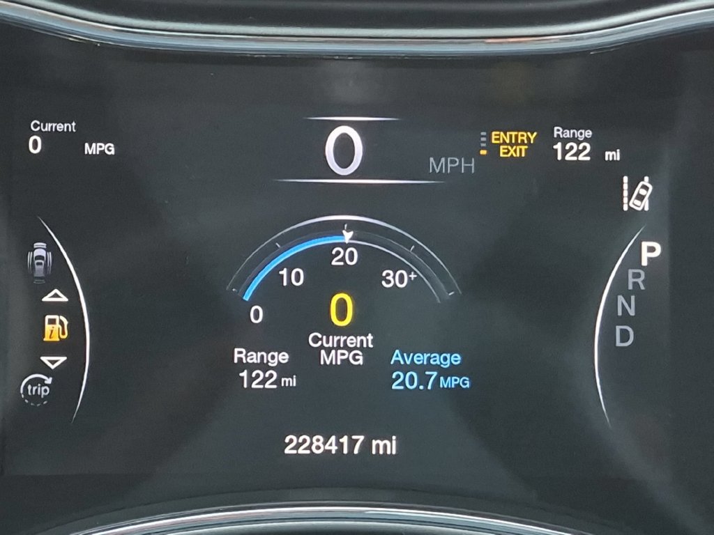 Used 2017 Jeep Grand Cherokee Trailhawk w/ Trailhawk Luxury Group AWD/4WD image 21