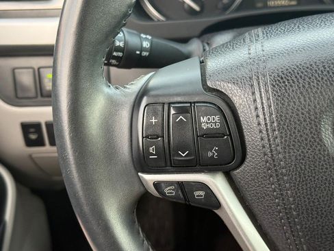 Used 2016 Toyota Highlander Limited AWD/4WD image 22