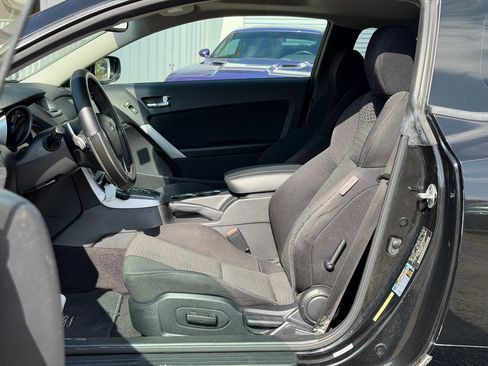 Used 2010 Hyundai Genesis 2.0T image 10