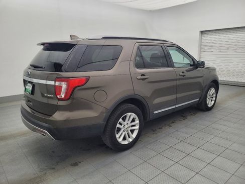 Used 2016 Ford Explorer XLT image 10