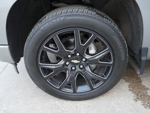 Used 2024 Chevrolet Silverado 1500 High Country w/ Technology Package AWD/4WD image 34