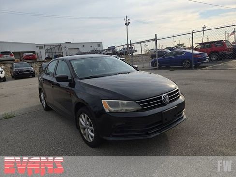 Used 2015 Volkswagen Jetta SE FWD image 1