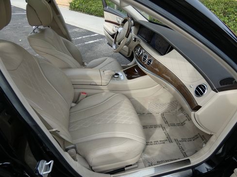 Used 2014 Mercedes-Benz S 550 Sedan image 25