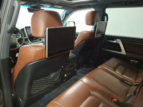 Used 2016 Toyota Land Cruiser AWD/4WD image 14