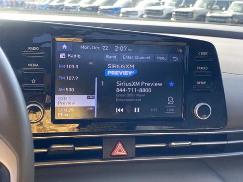 Used 2022 Hyundai Elantra SEL w/ Convenience Package image 17