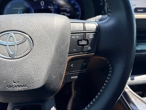 Used 2024 Toyota Crown AWD/4WD image 16