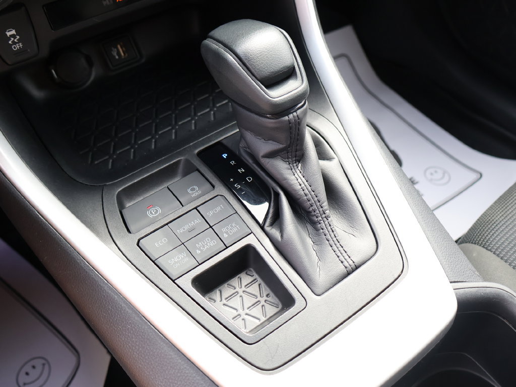 Used 2025 Toyota RAV4 LE AWD/4WD image 35