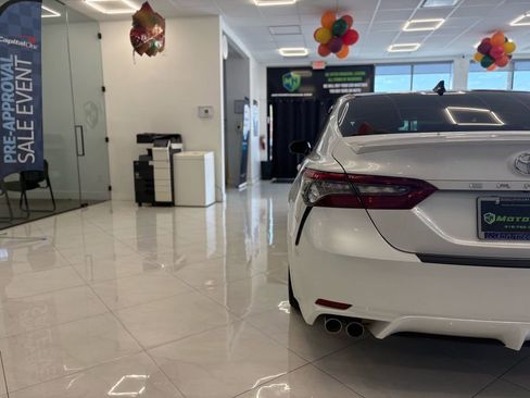 Used 2021 Toyota Camry XSE image 13