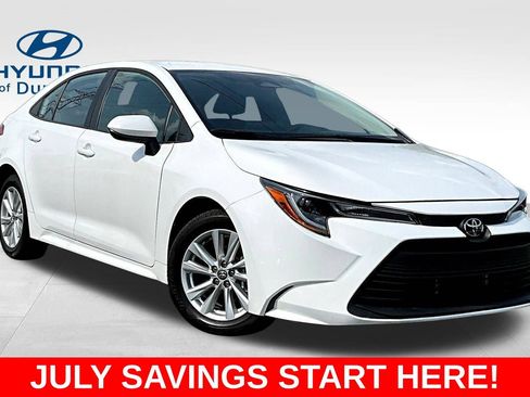 Used 2025 Toyota Corolla LE w/ LE Premium Package FWD image 3