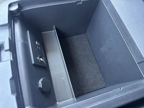 Used 2020 Nissan Pathfinder SV image 20