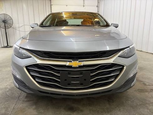 Used 2023 Chevrolet Malibu LT FWD image 2