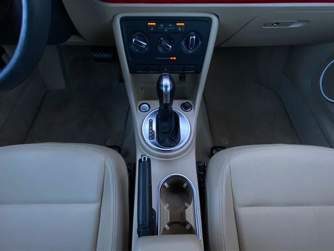 Used 2013 Volkswagen Beetle 2.5 image 15