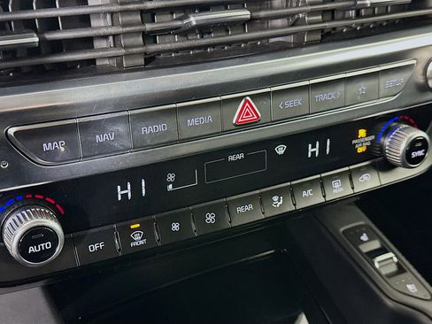 Used 2020 Kia Telluride SX w/ SX Prestige Package image 24