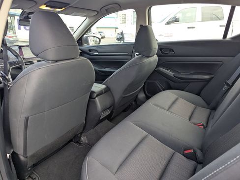 Used 2025 Nissan Altima 2.5 SV FWD image 30