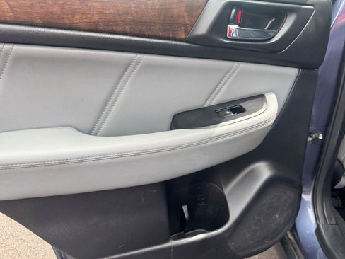 Used 2018 Subaru Outback 2.5i Limited AWD/4WD image 25
