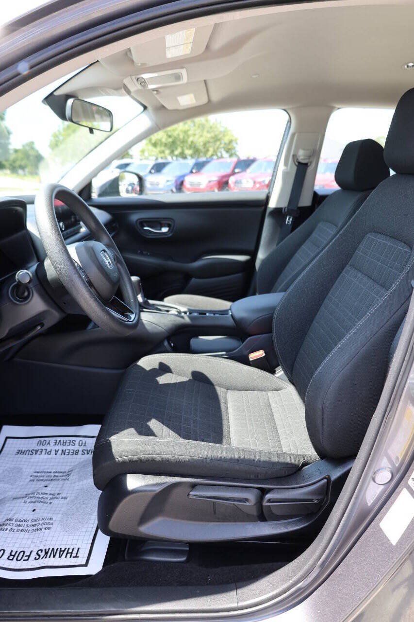 Used 2023 Honda HR-V LX image 13