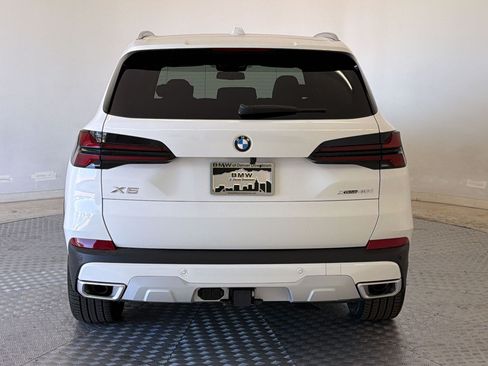 New 2026 BMW X5 xDrive40i w/ Premium Package AWD/4WD image 10