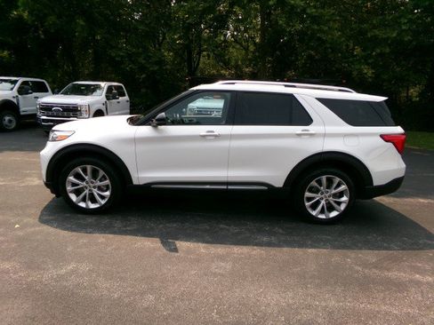 Used 2023 Ford Explorer Platinum w/ Premium Technology Package AWD/4WD image 4