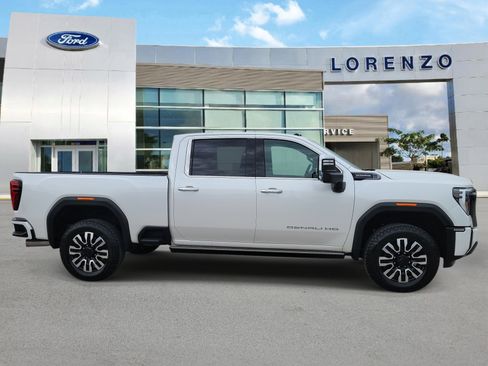 Used 2025 GMC Sierra 2500 Denali Ultimate AWD/4WD image 4