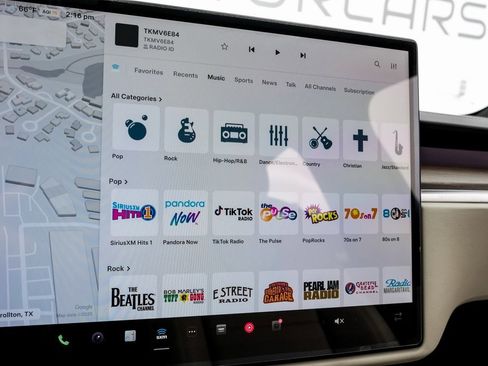 Used 2022 Tesla Model X image 33