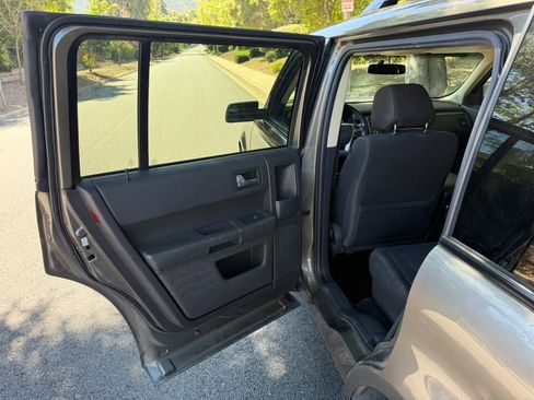 Used 2013 Ford Flex SE FWD image 12
