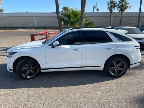 Used 2023 Genesis GV70 2.5T w/ Sport Prestige Package image 6